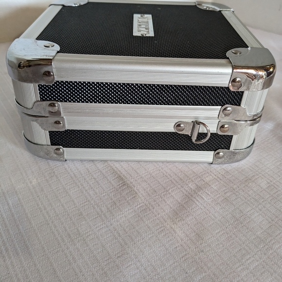 Vaultz case CD & DVD wallet holds 32 discs black  storage (no key) - Picture 7 of 9